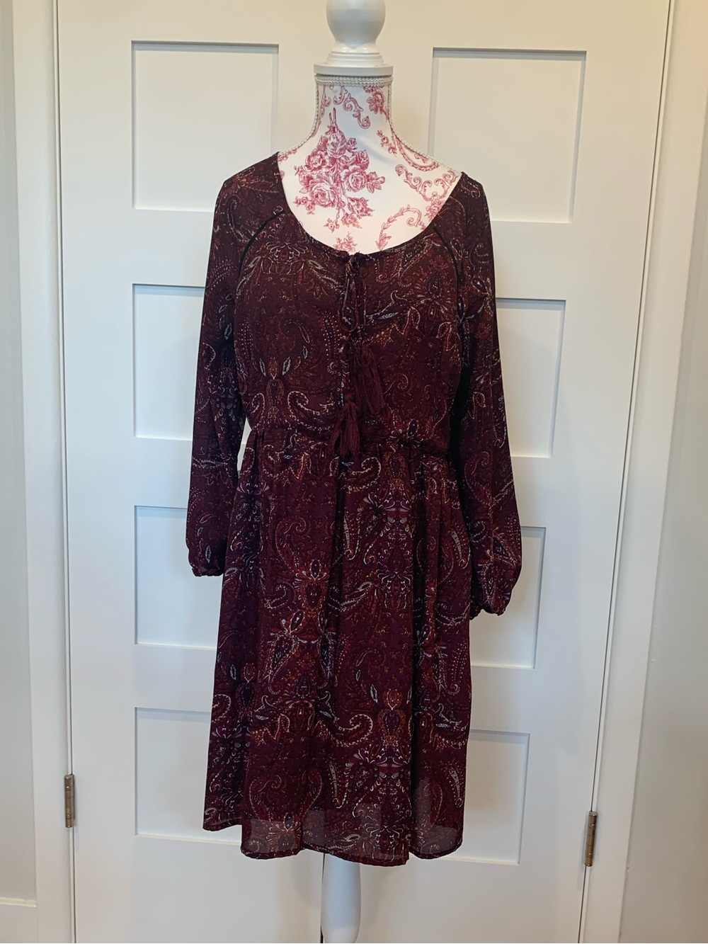 EUC Women's Burgundy Paisley Long-Sleeve Dress